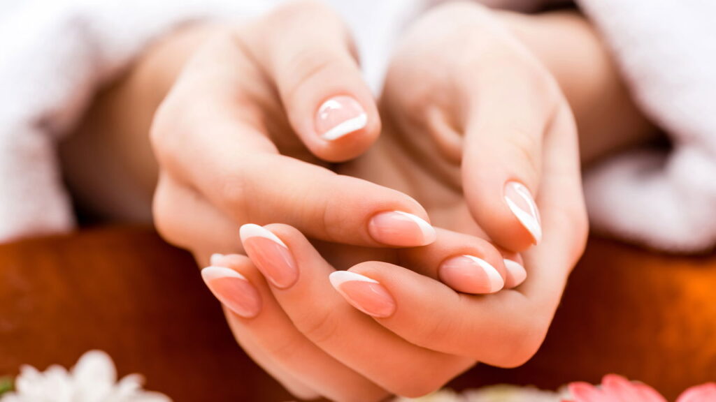 Cuidados simples para manter unhas naturais fortes e bonitas