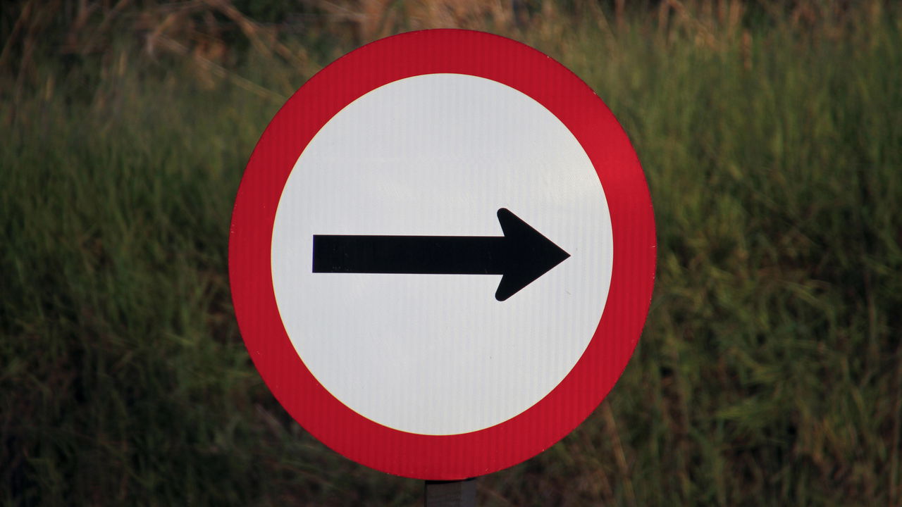 Se você encontrar essa placa na estrada pare imediatamente