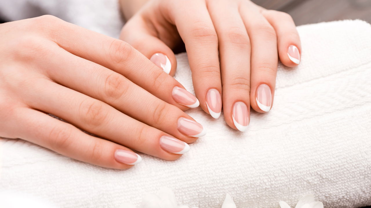Cuidados simples para manter unhas naturais fortes e bonitas